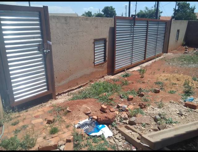 3 BEDROOM HOUSE FOR SALE IN PROTEA GLEN EXT